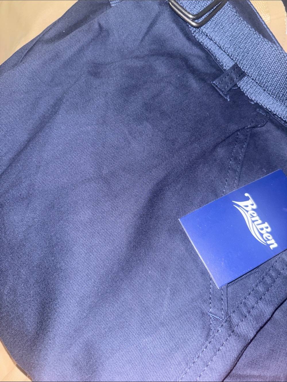 New with tags sz 38 Men's Cargo Shorts in navy with Web Belt